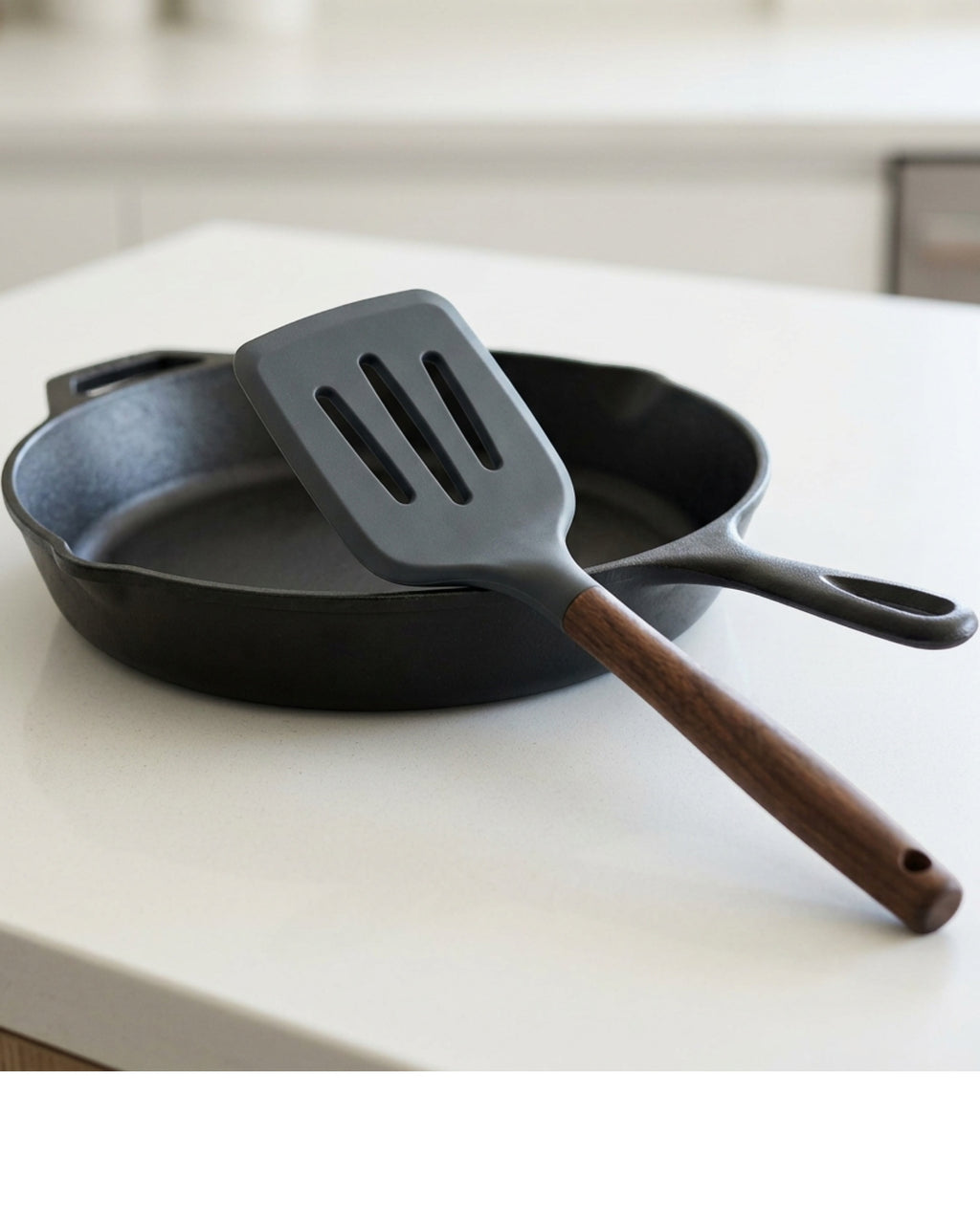 Vryno Walnut-Handle Silicone Wide Slotted Turner 33 cm Charcoal - Lifestyle view